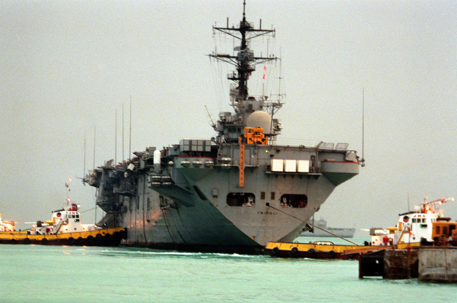 cold-war-battle-damage-uss-tripoli-lph-10-desert-storm-blind-bat-news